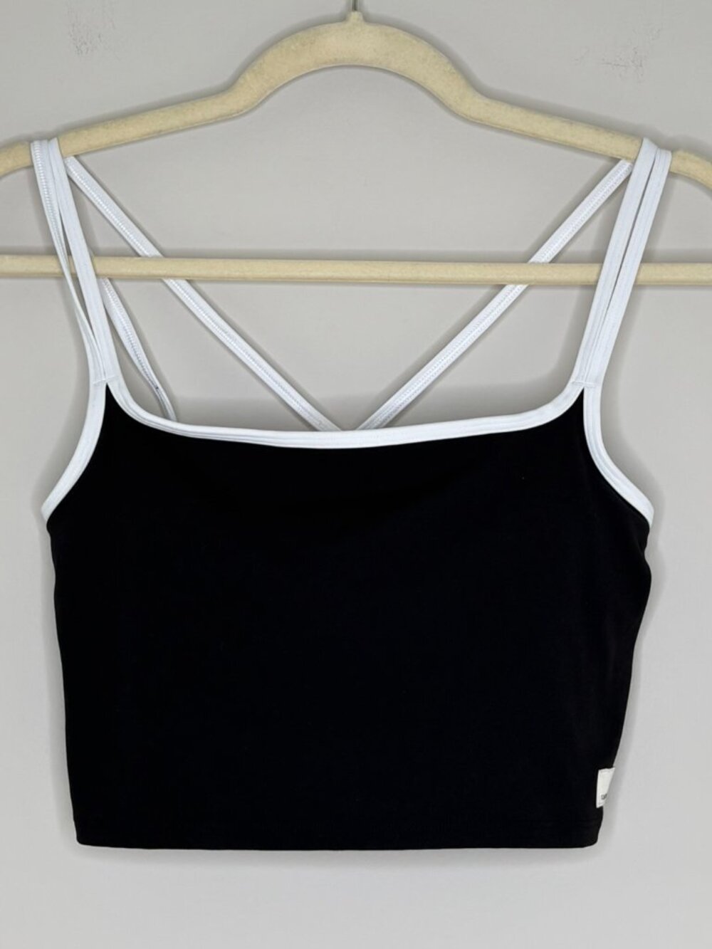 Vuori Daily Layered Crop Tank – Black/White Contrast – Small